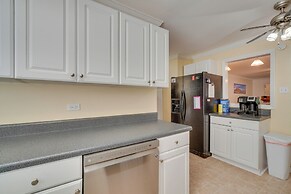 Oak Ridge Retreat w/ Porch < 1 Mi to Downtown