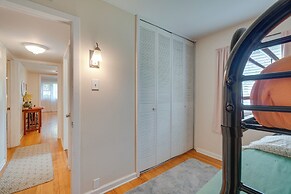 Oak Ridge Retreat w/ Porch < 1 Mi to Downtown