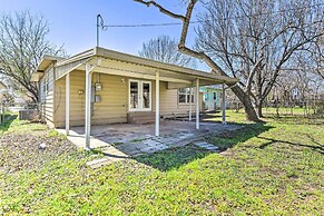 1 Mi to At&t Stadium: Downtown Arlington Home