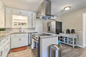 1 Mi to At&t Stadium: Downtown Arlington Home