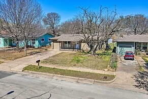 1 Mi to At&t Stadium: Downtown Arlington Home
