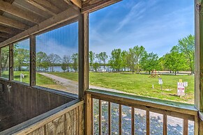 Cozy Hardin Retreat w/ Lake Kentucky View!