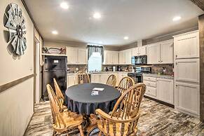 Cozy Hardin Retreat w/ Lake Kentucky View!