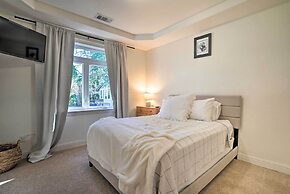 Luxe Getaway w/ Riverfront Views in Grants Pass!