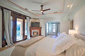 Luxe Getaway w/ Riverfront Views in Grants Pass!