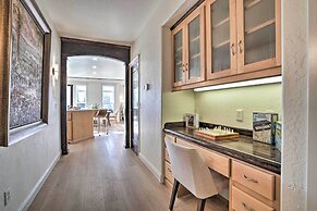 Luxe Getaway w/ Riverfront Views in Grants Pass!