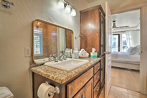 Luxe Getaway w/ Riverfront Views in Grants Pass!