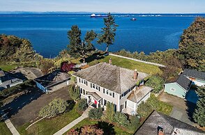 Waterfront Port Angeles Home w/ Harbor Views