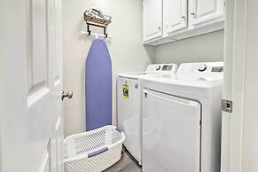 Charming Southern Pines Abode - Walk to Dtwn!