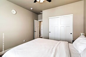 Flagstaff Getaway w/ Yard: 4 Mi to Downtown!