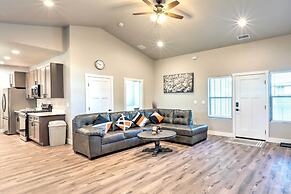 Flagstaff Getaway w/ Yard: 4 Mi to Downtown!