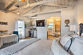 Blue Jay Cottage' - Pittsburg Studio on Winery!