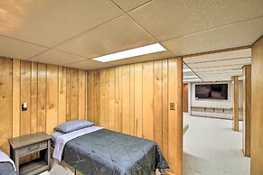 Bluefield Retreat w/ Pool Table: Near Parks!
