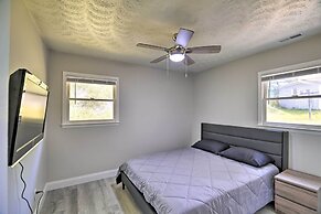 Bluefield Retreat w/ Pool Table: Near Parks!