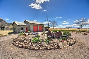Cozy Elgin Casita w/ Gas Grill: Pets Welcome!