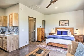 Cozy Elgin Casita w/ Gas Grill: Pets Welcome!