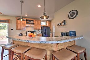 Cedaredge Hideaway w/ Grill & Mountain Views!