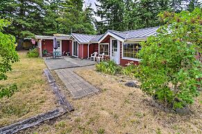 Historic Belfair Cabin Abode on the Hood Canal!