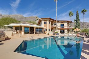 Tucson Retreat w/ Superb Mountain Views & Pool!