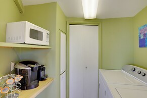 Tucson Retreat w/ Superb Mountain Views & Pool!