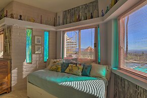 Tucson Retreat w/ Superb Mountain Views & Pool!