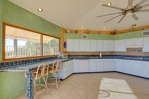 Tucson Retreat w/ Superb Mountain Views & Pool!