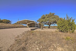 Updated Cabin w/ Fire Pit - 1 Mile From Downtown!