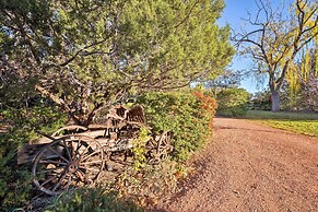 2 Acres & Red Rock Views: Sedona Casita!