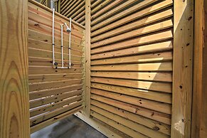 Deck & Ocean Views: Home in Crystal Beach!