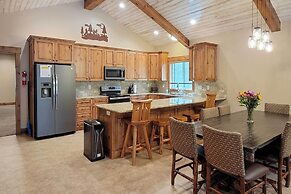 Outdoor Adventure Hub ~ 20 Miles to Yellowstone!