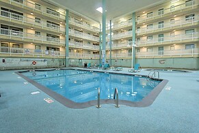 Steps to Pool & Beach: Family Condo in Hilton Head