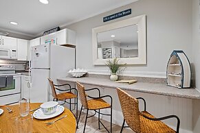 Steps to Pool & Beach: Family Condo in Hilton Head