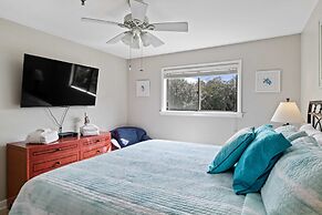 Steps to Pool & Beach: Family Condo in Hilton Head