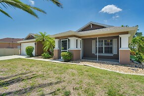 Family-friendly Home ~ 10 Mi to Dtwn Cape Coral