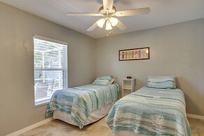 Family-friendly Home ~ 10 Mi to Dtwn Cape Coral