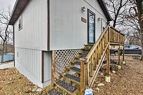 Stockton Lake Escape w/ Kitchen, Half Mile to Lake