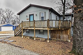 Stockton Lake Escape w/ Kitchen, Half Mile to Lake