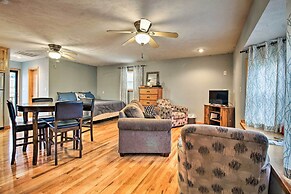 Stockton Lake Escape w/ Kitchen, Half Mile to Lake