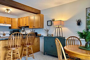 Glen Condo w/ Mountain Views: Walk to Story Land