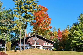 Glen Condo w/ Mountain Views: Walk to Story Land