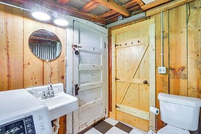 Cabin < 2 Mi to Great Smoky Mtns Natl Park!