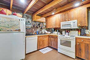 Cabin < 2 Mi to Great Smoky Mtns Natl Park!