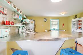 Waterfront Virginia Retreat w/ Canoe, Pets Welcome