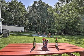 Hampton 'quiet Corner Cottage' w/ Fireplace & Yard