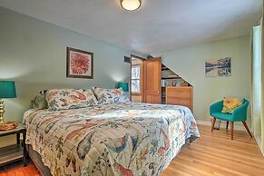 Hampton 'quiet Corner Cottage' w/ Fireplace & Yard