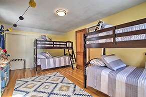 Hampton 'quiet Corner Cottage' w/ Fireplace & Yard