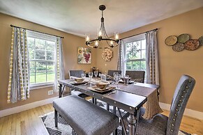 Hampton 'quiet Corner Cottage' w/ Fireplace & Yard