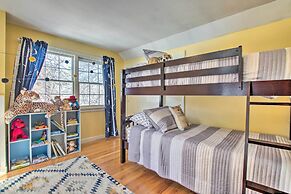 Hampton 'quiet Corner Cottage' w/ Fireplace & Yard