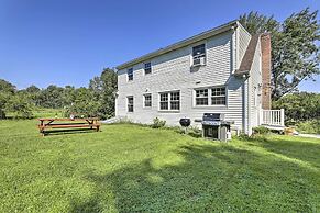 Hampton 'quiet Corner Cottage' w/ Fireplace & Yard