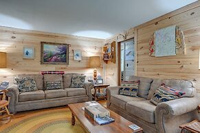 Fire Pit, Grill, & Views: Cashiers Getaway!